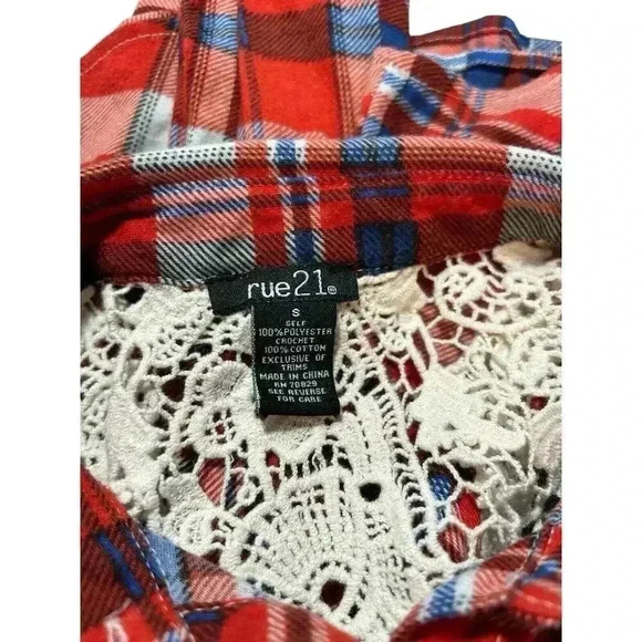Rue 21 Small Red Plaid Shirt With Crochet Back Detail Long Sleeve Roll Up Sleeve - Picture 10 of 12